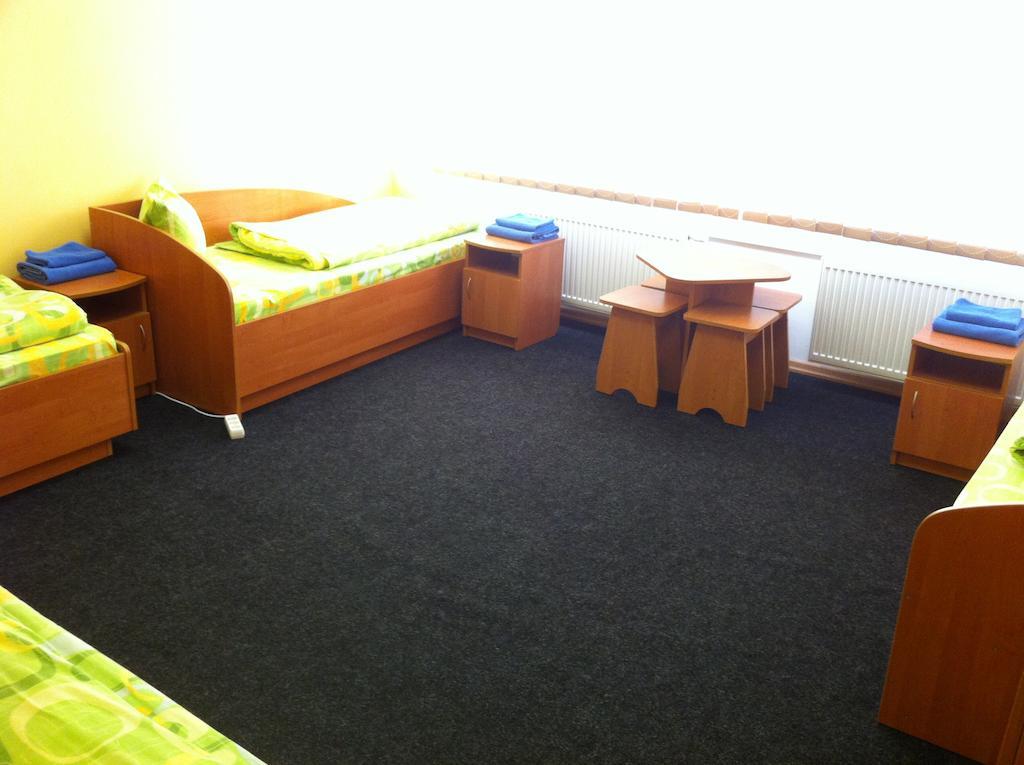 Molodizhniy Hostel Lviv Chambre photo