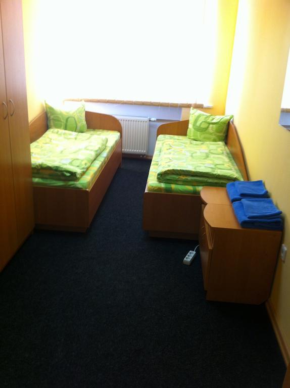 Molodizhniy Hostel Lviv Chambre photo