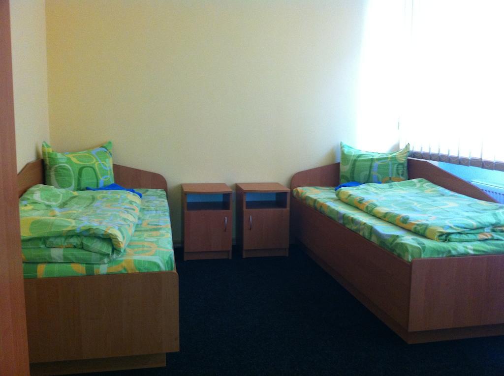 Molodizhniy Hostel Lviv Extérieur photo