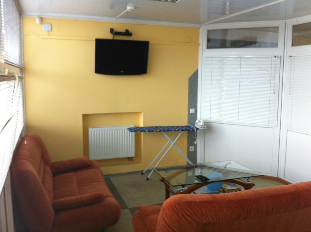 Molodizhniy Hostel Lviv Extérieur photo